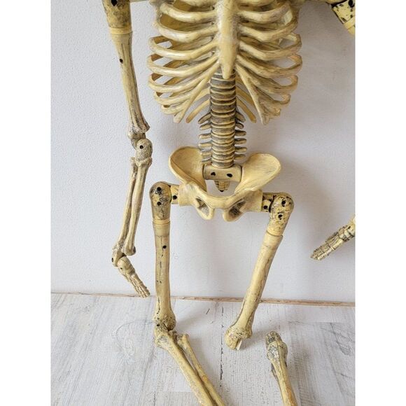 Vintage Paper magic 1998 AS IS animated skeleton Halloween hanging prop decor - Picture 3 of 16